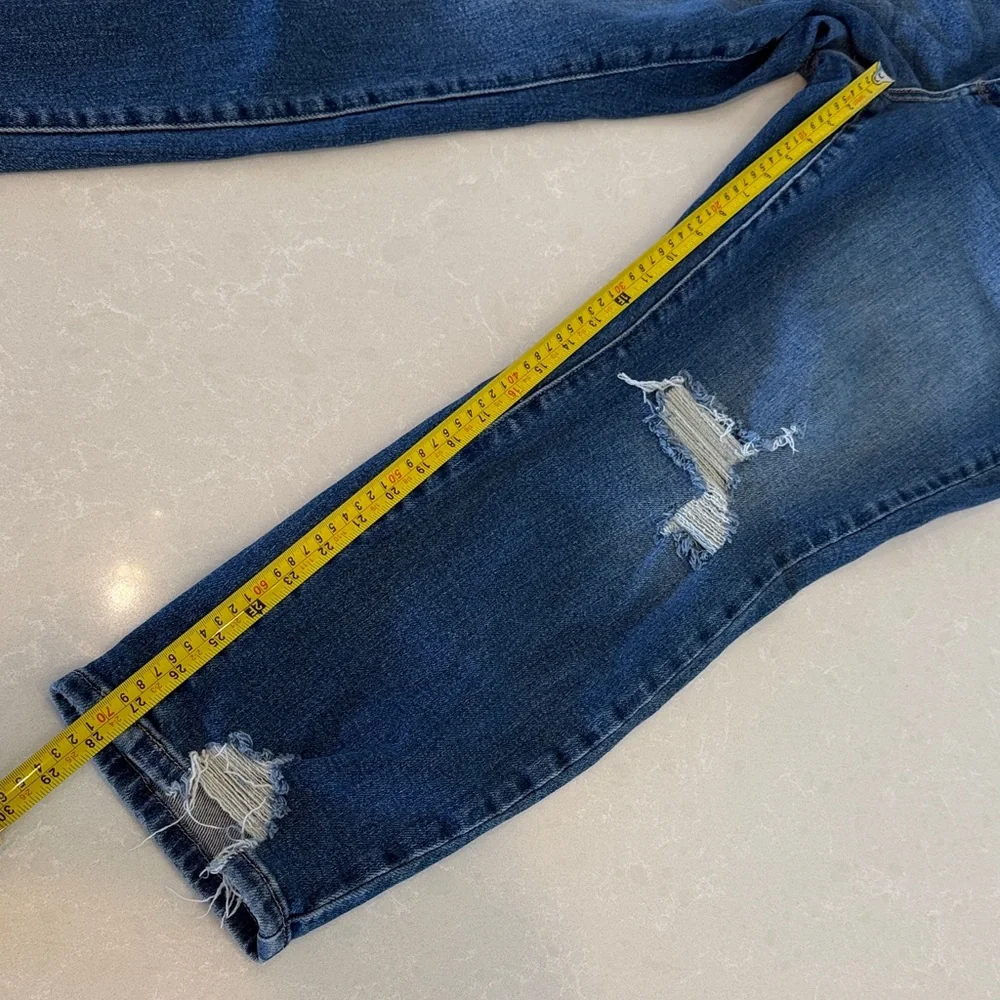 Judy Blue Woman’s Boyfriend Jeans - Picture 9 of 12